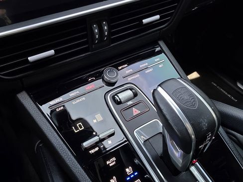 Certified 2023 Porsche Cayenne Coupe AWD/4WD image 16