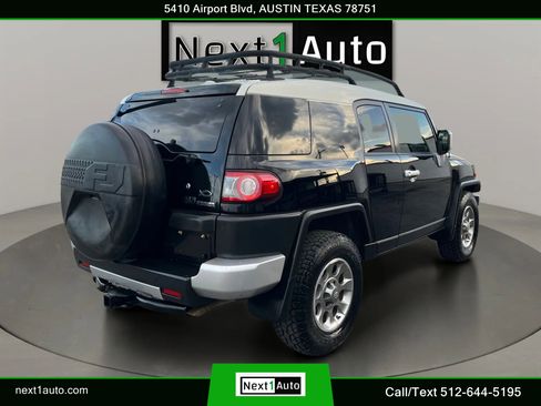 Used 2012 Toyota FJ Cruiser 2WD w/ Upgrade Pkg image 7