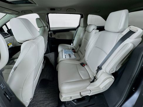 Certified 2026 Honda Odyssey EX-L image 18