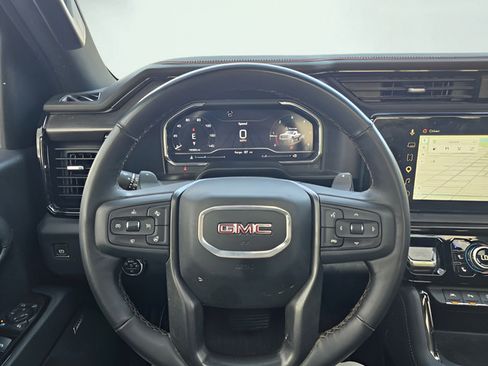 Used 2025 GMC Sierra 1500 AT4 w/ Technology Package AWD/4WD image 12