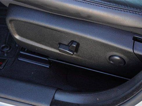 Certified 2022 Chrysler 300 Touring L image 18