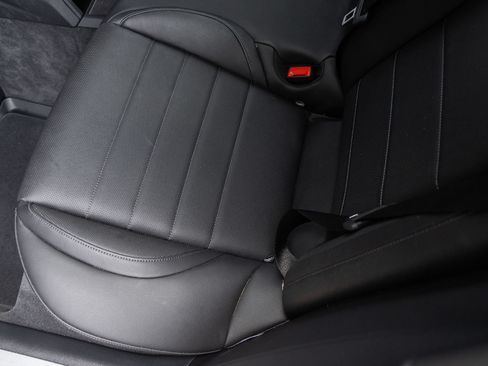 Certified 2025 Porsche Panamera image 34