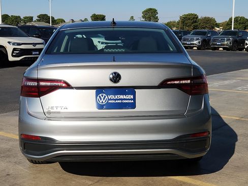 Used 2024 Volkswagen Jetta S image 6