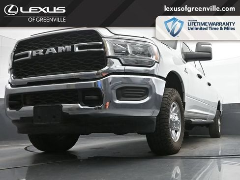Used 2023 RAM 2500 Tradesman w/ Chrome Appearance Group AWD/4WD image 9