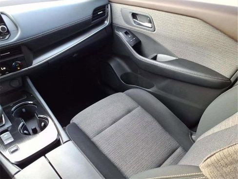 Certified 2023 Nissan Rogue SV image 12