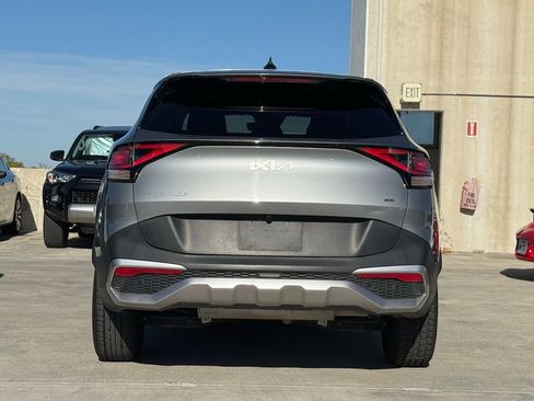 Used 2024 Kia Sportage LX image 5