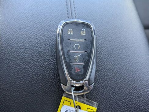 Used 2018 Chevrolet Equinox Premier image 37