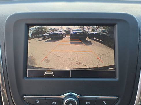 Used 2024 Chevrolet Equinox LT image 18