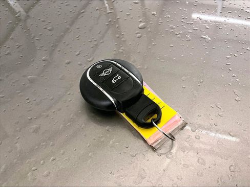 Used 2020 MINI Cooper 4-Door Hardtop w/ Premium Package image 10