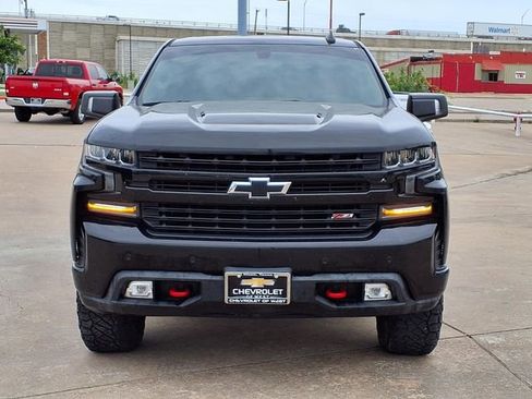 Used 2020 Chevrolet Silverado 1500 LT Trail Boss w/ Midnight Edition AWD/4WD image 2