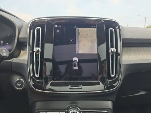 Used 2023 Volvo XC40 B5 Plus w/ Driver Assist Package AWD/4WD image 33