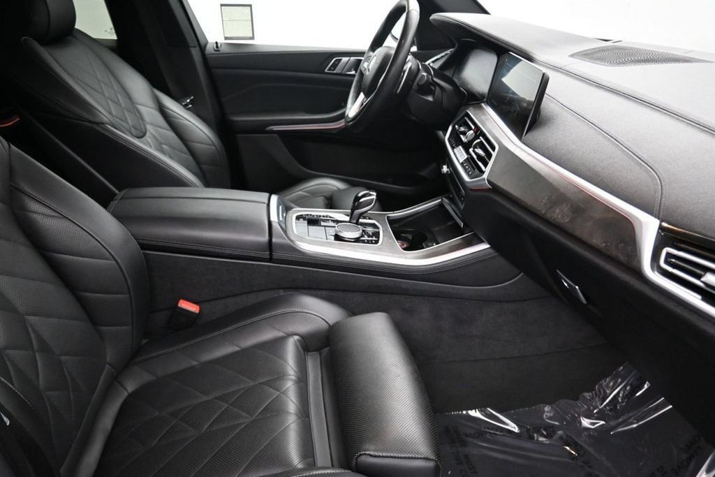 Used 2023 BMW X5 xDrive40i AWD/4WD image 11