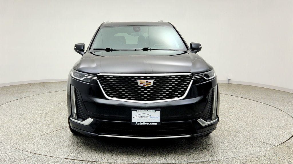 Used 2022 Cadillac XT6 Premium Luxury w/ Technology Package AWD/4WD image 2
