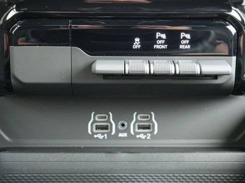 Used 2026 RAM 1500 Laramie AWD/4WD image 23