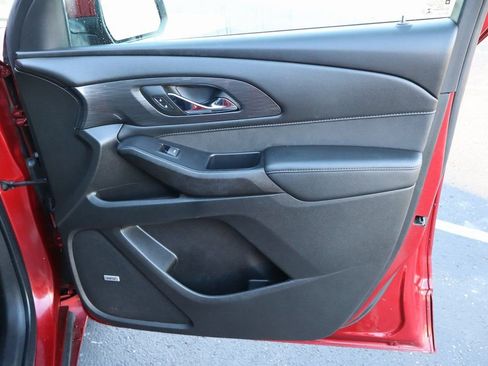 Used 2022 Chevrolet Traverse High Country image 36