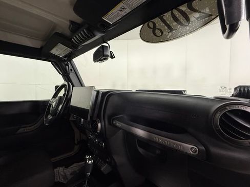 Used 2018 Jeep Wrangler Unlimited Sport S AWD/4WD image 27