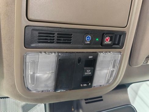 Used 2022 Honda Pilot Touring image 13