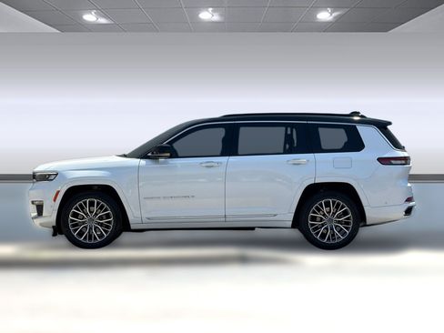 Used 2025 Jeep Grand Cherokee L Summit AWD/4WD image 2