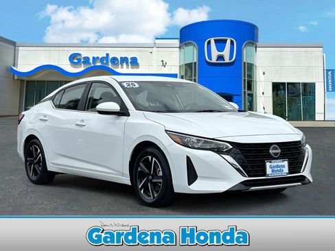 Used 2025 Nissan Sentra SV FWD image 1