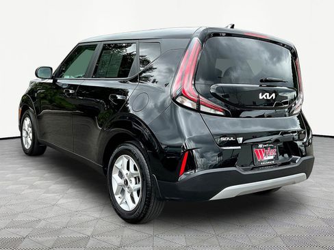 Used 2024 Kia Soul LX w/ Option Group 015 FWD image 4