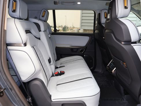 Used 2023 Rivian R1S Adventure AWD/4WD image 27
