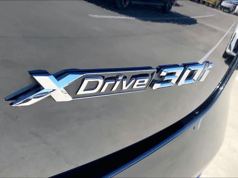 Used 2023 BMW X4 xDrive30i image 9