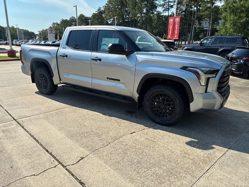 New 2026 Toyota Tundra SR5 RWD image 9