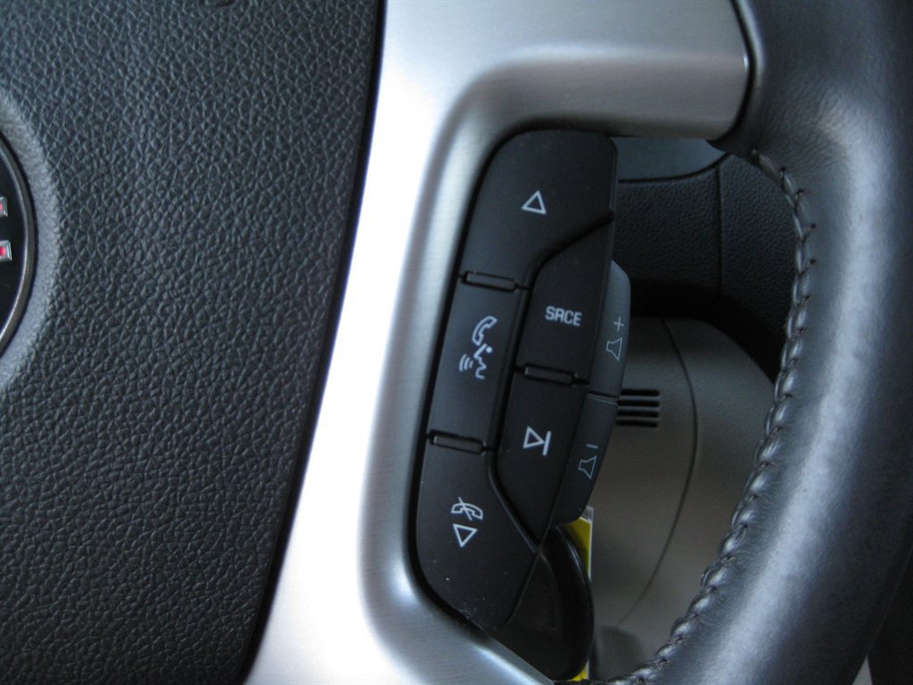 Used 2012 GMC Acadia SLE FWD image 16