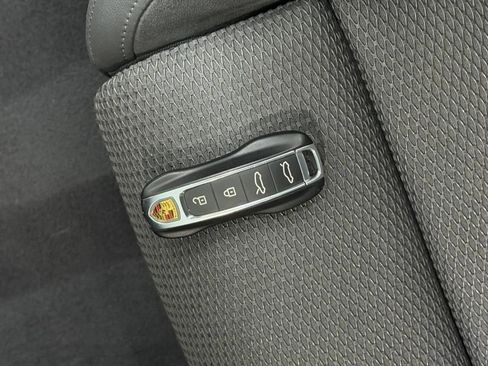 Used 2021 Porsche Taycan Turbo S AWD/4WD image 93