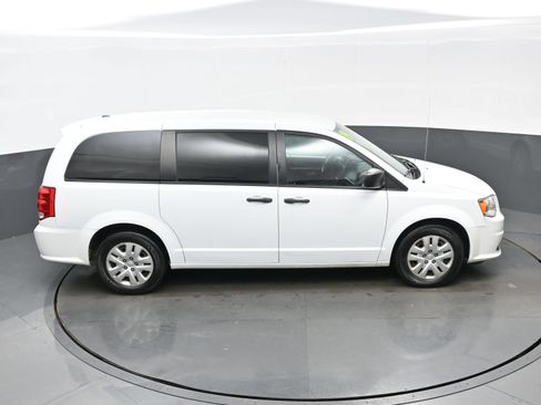 Used 2019 Dodge Grand Caravan SE w/ UConnect Hands-Free Group FWD image 34