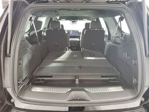 New 2026 Chevrolet Suburban RST image 33