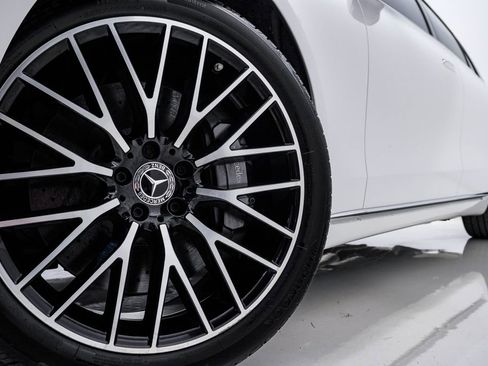Used 2024 Mercedes-Benz S 580 4MATIC Sedan image 5