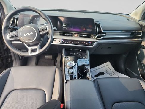 Certified 2025 Kia Sportage EX w/ EX Premium Package AWD/4WD image 11