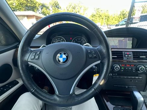 Used 2011 BMW 335i xDrive Sedan AWD/4WD image 12