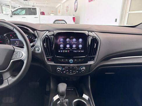 Certified 2023 Chevrolet Traverse LT w/ Rear Camera Mirror Package AWD/4WD image 18