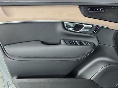 New 2026 Volvo XC90 B6 Plus w/ Protection Package Premier AWD/4WD image 9