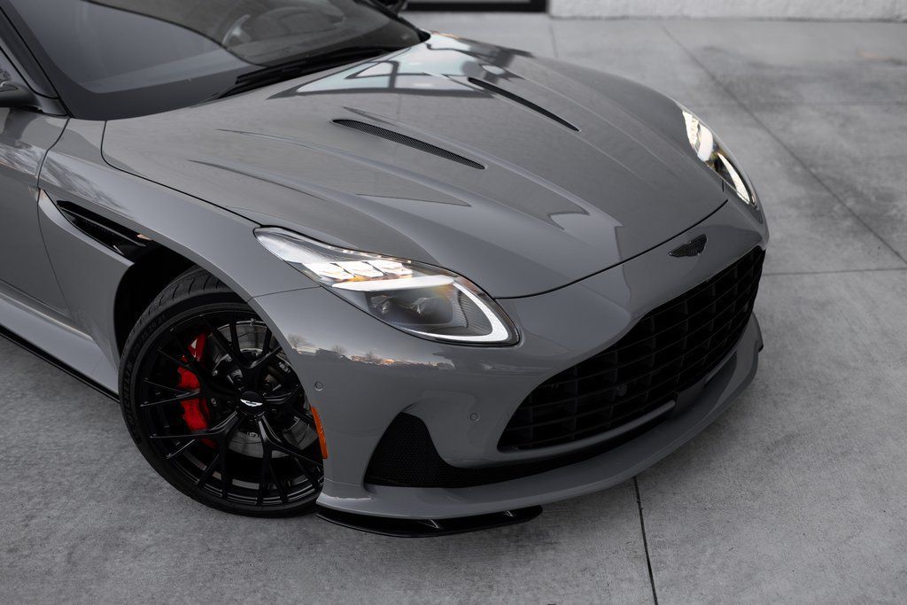 Used 2025 Aston Martin DB12 Coupe RWD image 4