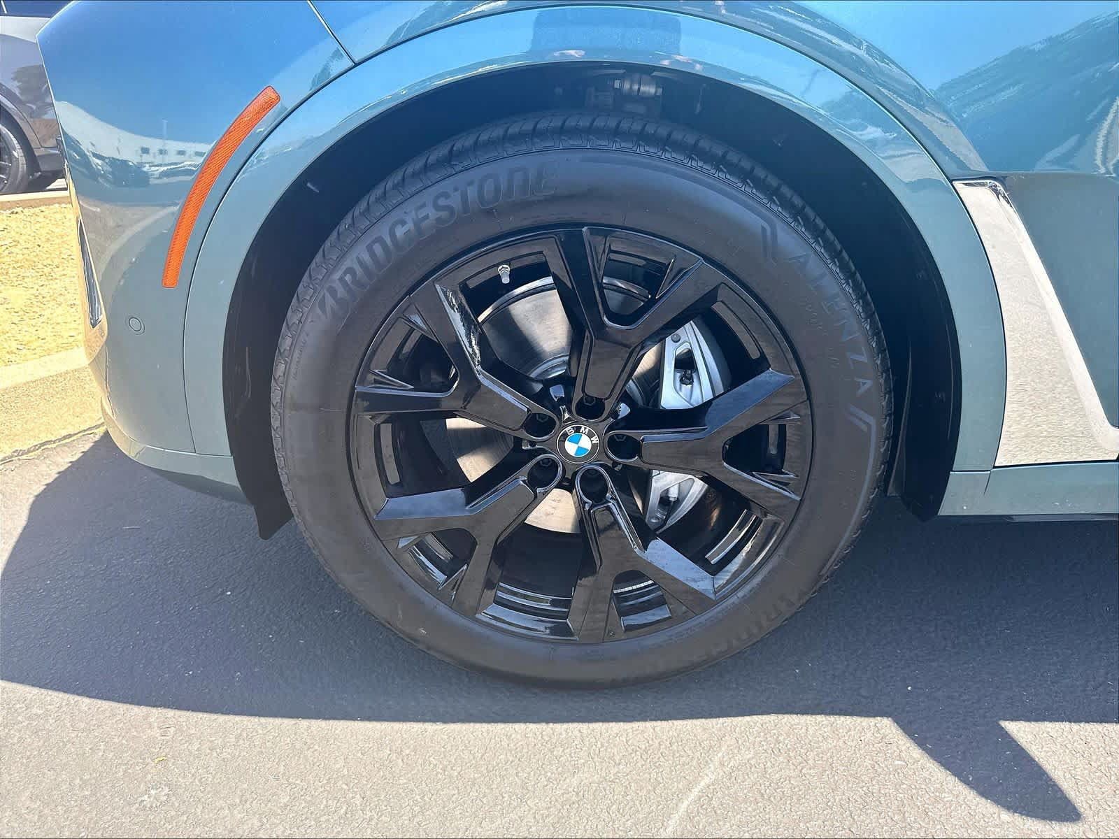 Used 2025 BMW X7 xDrive40i w/ Premium Package AWD/4WD image 38