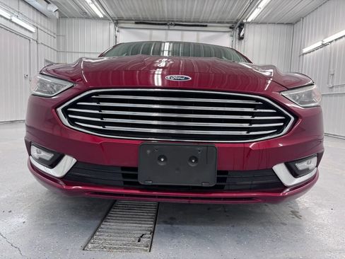 Used 2017 Ford Fusion SE w/ Fusion SE Technology Package FWD image 11