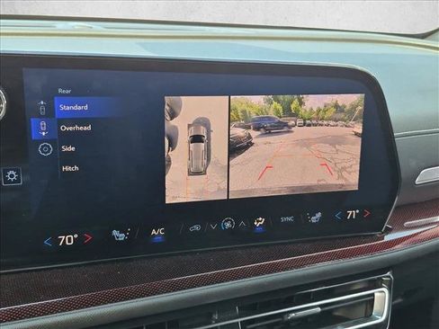 Used 2025 Chevrolet Traverse Z71 w/ Driver Confidence Package AWD/4WD image 12