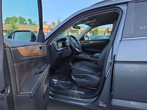 Certified 2024 Volkswagen Atlas SE AWD/4WD image 15
