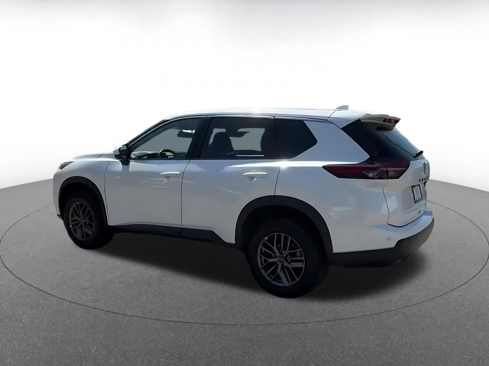 Used 2026 Nissan Rogue SV AWD/4WD image 8