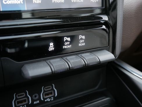 Used 2025 RAM 1500 Laramie image 32