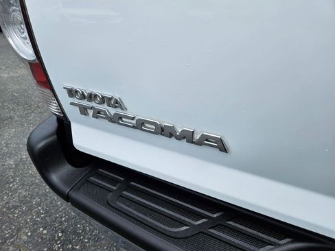 Used 2011 Toyota Tacoma 4x4 Access Cab w/ SR5 Pkg #2 image 11