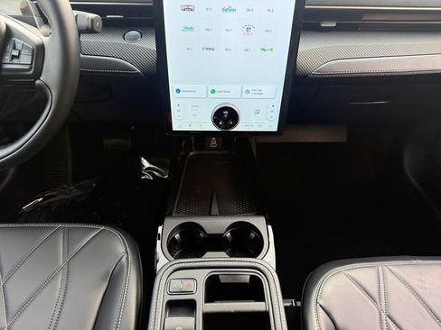 Used 2025 Ford Mustang Mach-E Select w/ Comfort Package Lite image 15