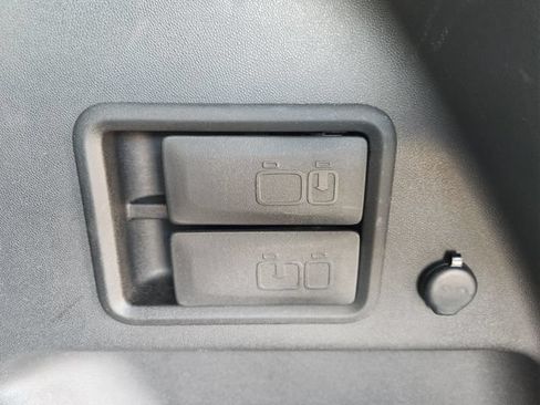 Used 2024 GMC Terrain SLT FWD image 33
