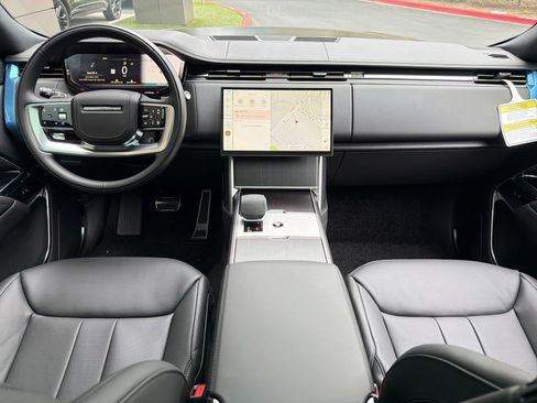 New 2026 Land Rover Range Rover Long Wheelbase SE image 16