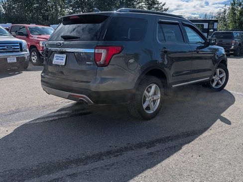 Used 2016 Ford Explorer XLT w/ Equipment Group 202A AWD/4WD image 6