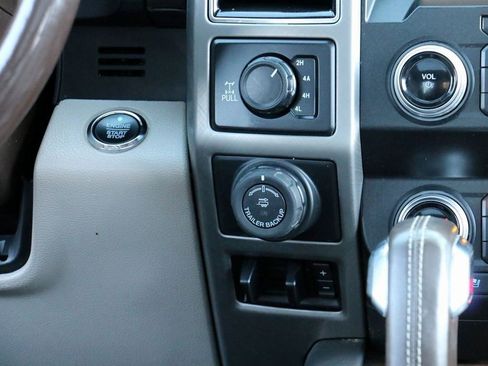 Used 2020 Ford F150 Limited w/ Trailer Tow Package image 32