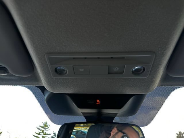 Certified 2025 Nissan Kicks SV FWD image 29